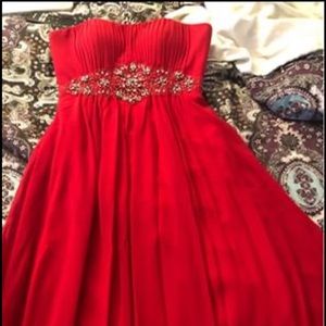 Strapless formal dress